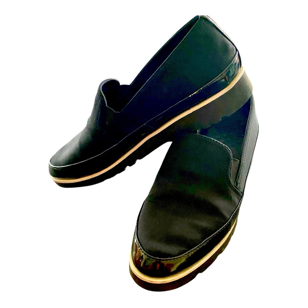Donald Pliner Women's Conner Crepe Elastic Loafer Black size 9 slip on